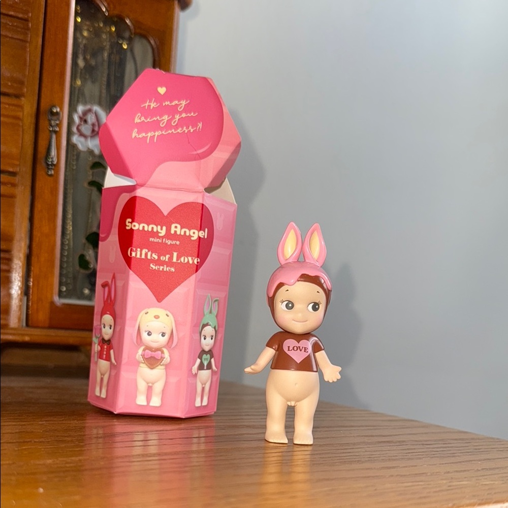 Authentic Sonny Angel Gifts of Love Mini Figure
